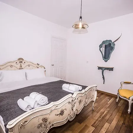 Tarus Bosphorus Cihangir فندق 3*